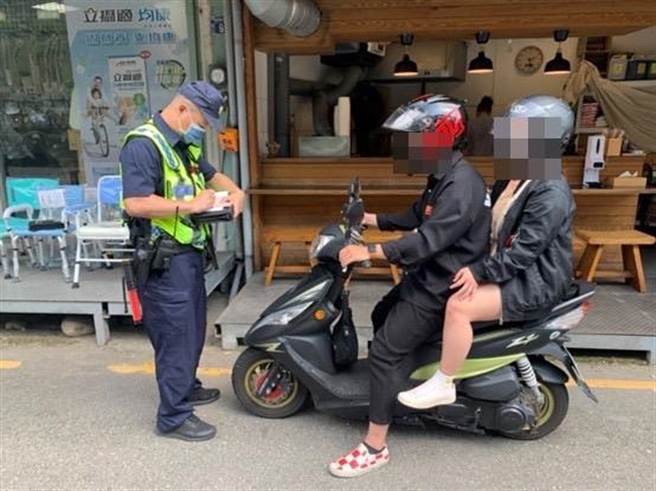 台中警方持续稽查取缔青少年无照驾驶，提醒驾驶人考取合格驾驶后才能上路。（台中市警察局提供／张妍溱台中传真）
