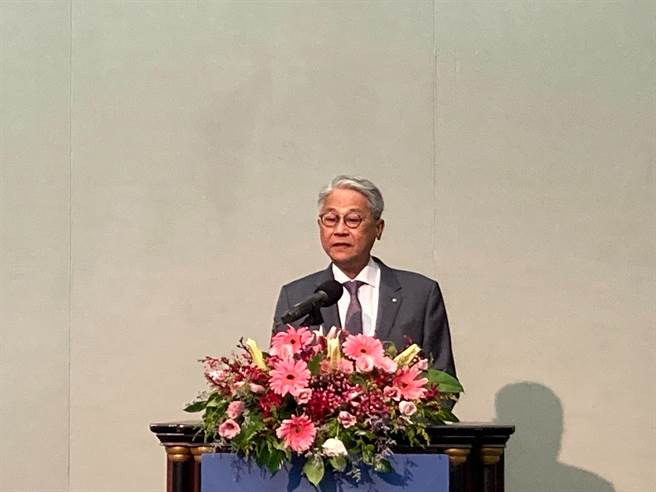 工商协进会理事长吴东亮今（22）日指出，大家应好好坐下来商量基本工资问题。（陈柔蓁摄）