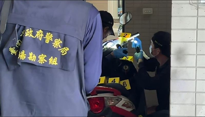 台南殺警惡徒機車尋獲，棄置安南區土城高中逃亡。(翻攝自記者爆料網)