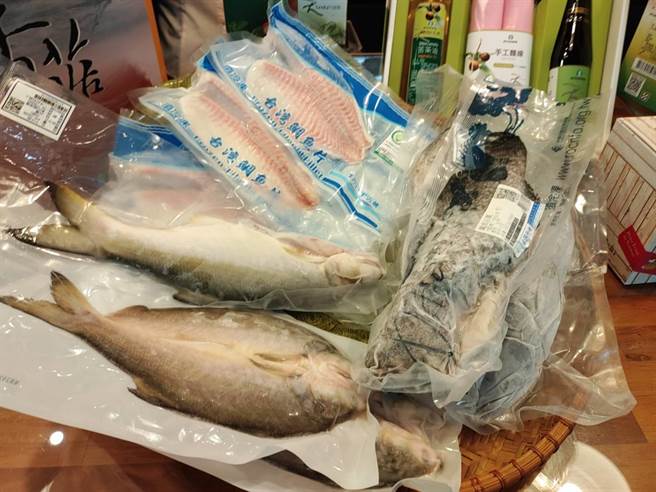 南投县农会迎接中秋节，推出渔产伴手礼。（民眾提供／廖志晃南投传真）