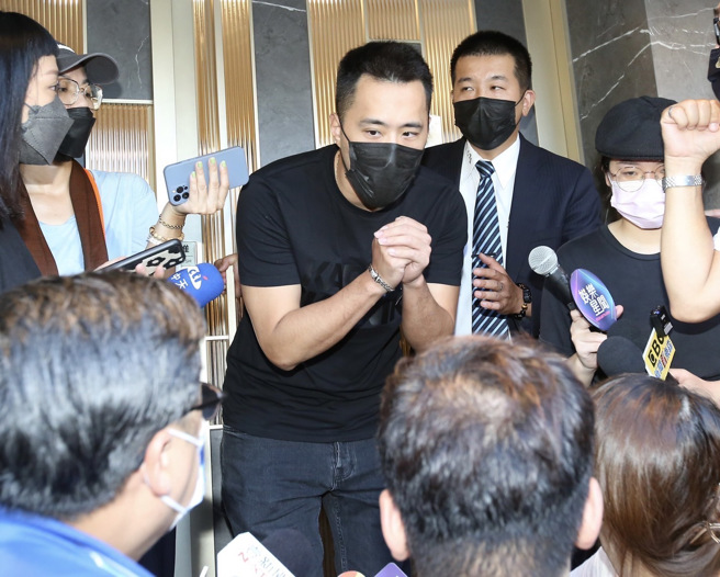 余祥铨还不确定余苑绮的长眠处，追思会则採取比较温馨的形式举办。（陈俊吉摄）