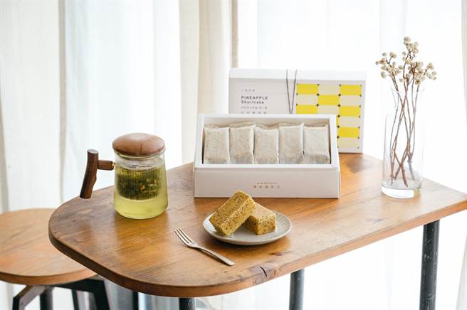 三萩茶会「茶香凤梨酥」中秋礼盒，8入450元。（三萩茶会提供）