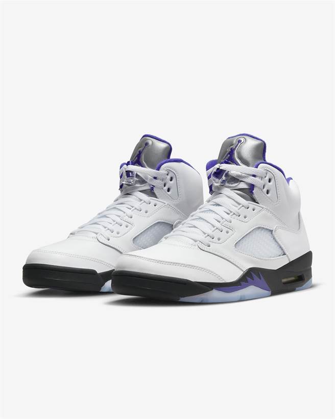 NIKE Air Jordan 5 Retro，官网价6700元。（NIKE提供）