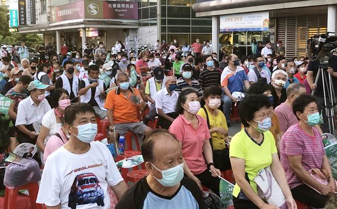蔡其昌市政座談會，吸引沙鹿區大批鄉親的力挺，高喊「蔡其昌當選、蔡其昌當選！」(陳世宗攝)