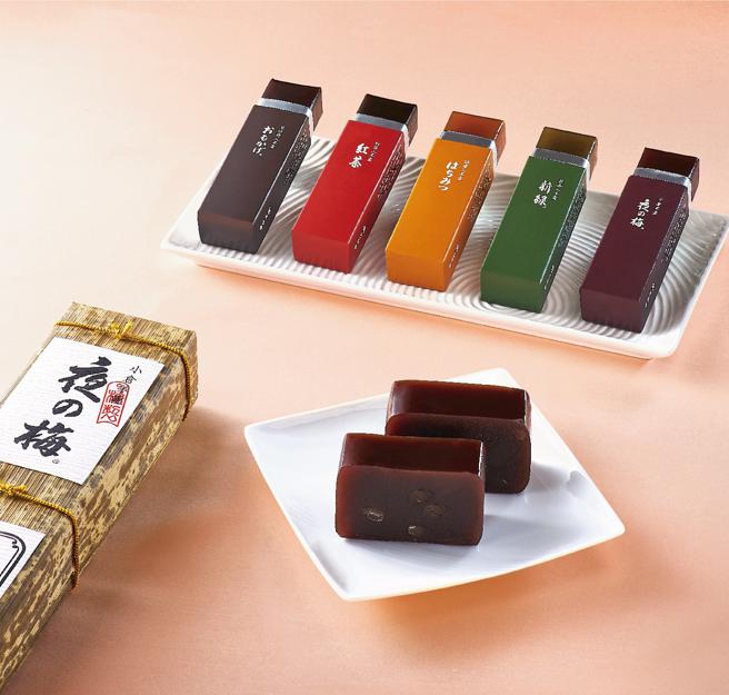 新光三越虎屋小形羊羹，登上伴手礼预购榜首，8月25日起于信义新天地A8「日系伴手礼选物店」登场。（新光三越提供）