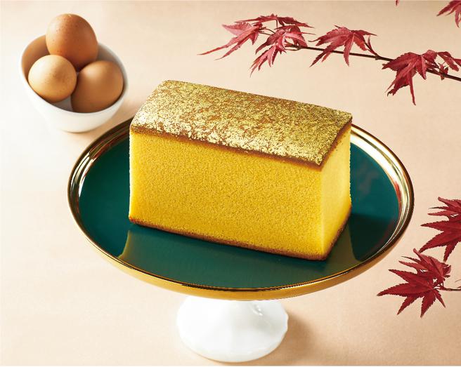 新光三越乌鸡庵乌骨鸡金箔蛋糕，8月25日起于信义新天地A8「日系伴手礼选物店」登场，900元，（新光三越提供）