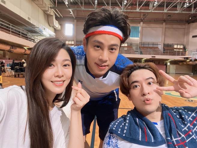 白家綺探班老公吳東諺、沈建宏。（民視提供）