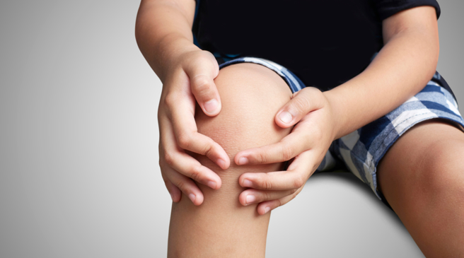 4岁儿子常常喊腿痛，妈妈心疼求医院详细检查，结果竟是癌症四期。（图／shutterstock）