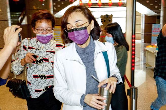 宜兰县长林姿妙的女儿林羿伶（中），今也被宜兰地检署起诉。(本报资料照片)
