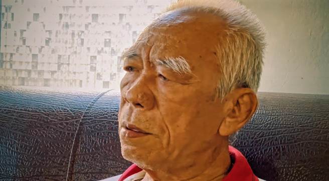 洪父气愤的说，蔡英文拿掉死刑公平吗，对这个政府已经失去信心，且拿枪的警察竟然打输拿刀的坏人，确实有点夸张。（吴建辉摄）