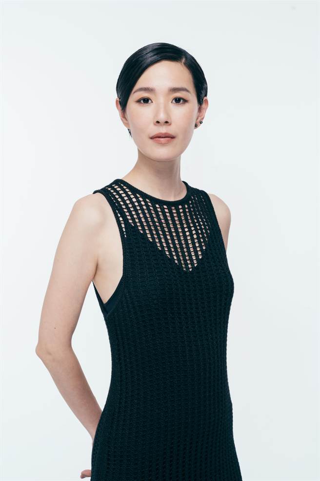 安溥新歌〈这世界如此美好〉充满90年代末期的復古时尚。（联成娱乐提供）