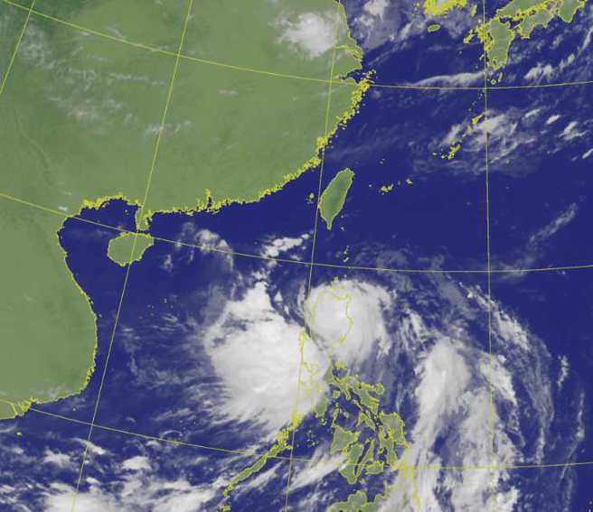 马鞍颱风即将通过菲律宾吕宋岛。(翻摄自气象局)