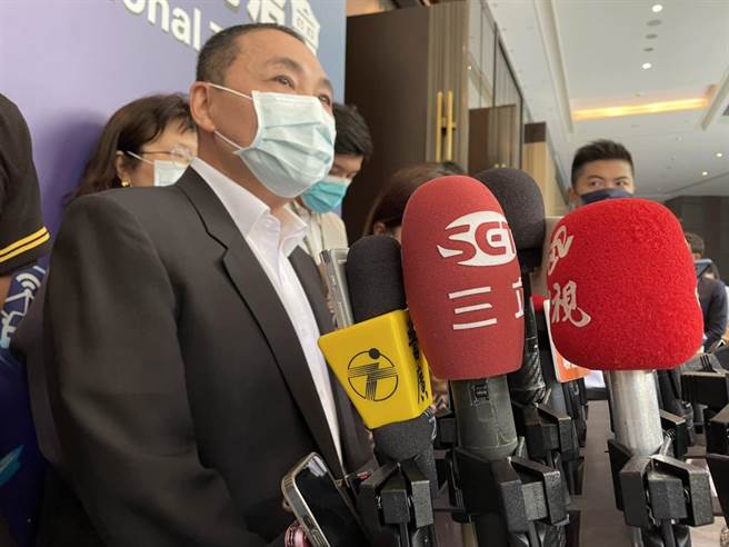 宜兰县长林姿妙与县府团队涉犯贪瀆案，今日遭检方起诉。对此，新北市长侯友宜表示，司法体系调查过程都要给予尊重。（蔡雯如摄）