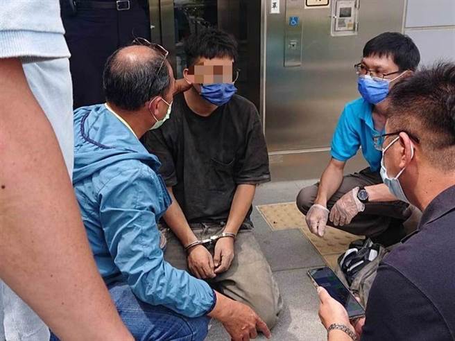 何姓男子不满37岁的吴姓男子出现在前妻姚女家中，情绪失控下，持刀狂桶131刀、还用绳索将他吊挂勒毙。吴男家属向检方痛陈「至今仍无法走出伤痛」，希望何男被判死刑。高雄地检署今侦结，依杀人罪起诉何男，建请法院从重量刑。（本报资料照片）