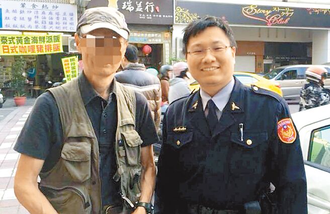 台南市警第二分局民权派出所警员凃明诚（见图）、曹瑞杰22日上午获报机车窃盗案，2人驾巡逻车前往寻车，却被发现遭利刃割喉，已无生命迹象。（摘自台南市警察局脸书）