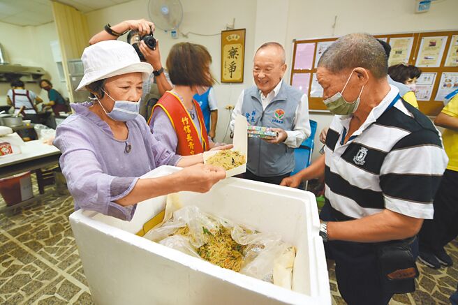 苗栗县竹南镇竹信长青文化协会据点22日落成启用。（苗栗县府提供／李京升苗栗传真）