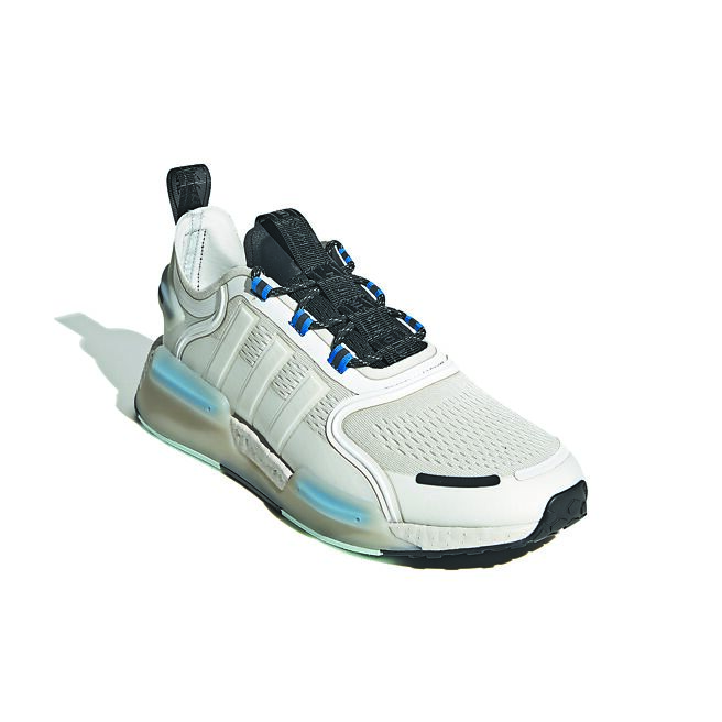 adidas Originals NMD_V3鞋款，5690元。（adidas Originals提供）