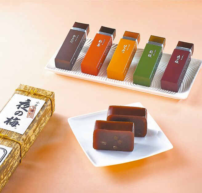 新光三越虎屋小形羊羹，登上伴手礼预购榜首，8月25日起于信义新天地A8「日系伴手礼选物店」登场。（新光三越提供）