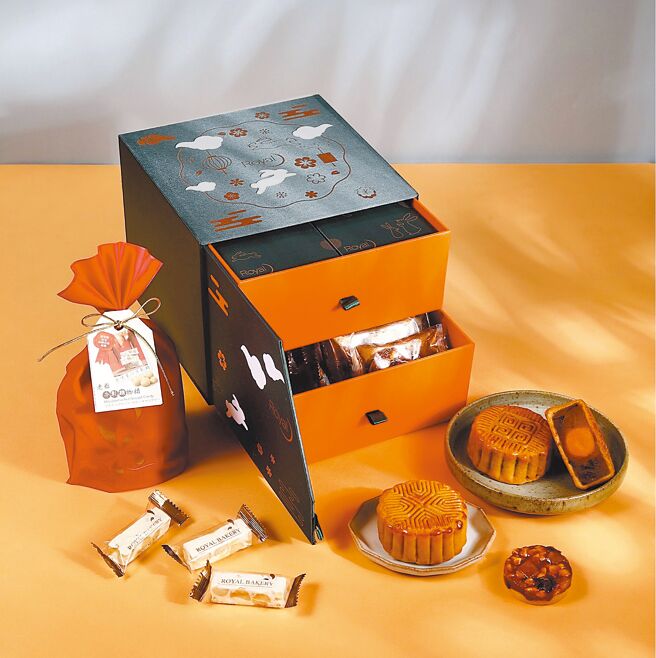 Breeze Super台北老爷酒店经典双层礼盒，推荐价1880元。（Breeze Super提供）