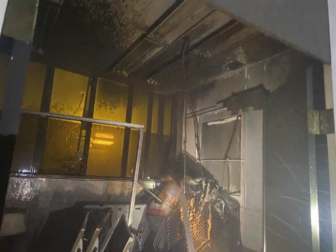 24日凌晨七堵东洋药厂发生火警，经消防人员扑救，火势迅速扑灭。（基隆市消防局提供／张志康基隆传真）