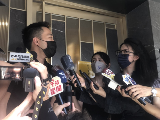 余祥铨受访。（图／郑宜熏摄）