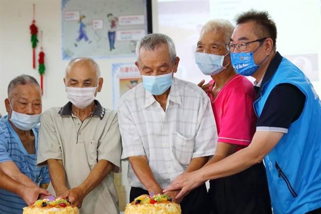 针对苏贞昌允诺补助苗栗医院15亿元，谢福弘希望苏不是选前开支票。（谢福弘竞选团队提供／李京升苗栗传真）