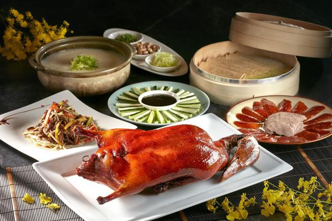 （寒舍集团线上旅展8月26日开跑，寒舍艾美寒舍食谱片鸭四吃券每张2,999元。图／寒舍集团提供）