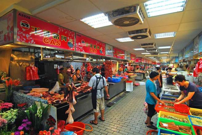 新北市近年持续推动市场更新计画，但部分公有零售市场每月仍有空摊未出租，为了协助市民全龄创业，市场处推动「新北市公有零售市场空摊活化计画」，只要设籍在新北市的成年人都可开放申请，入市第一年每月租金仅要1元。（新北市市场处提供）