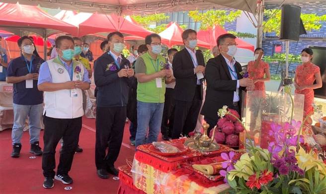 高雄市茄萣区的「海洋科技产业创新专区」海上训练水池工程日前动工。（邱志伟服务处提供／林瑞益高雄传真）