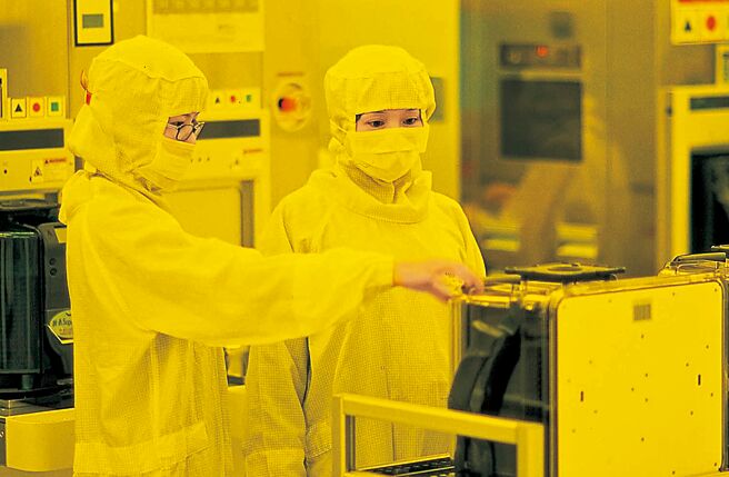 图为台积电12吋晶圆厂。（台积电提供）