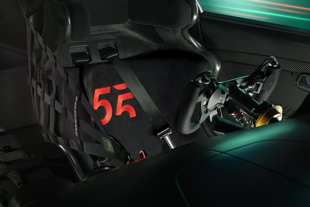 Mercedes-AMG GT3 Edition 55極度限量、手工打造，並且不受賽事規則限制 (圖/CarStuff)