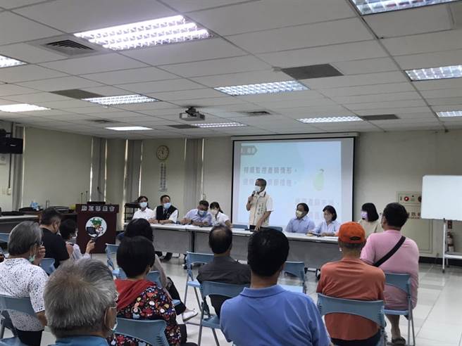 台南市农业局于麻豆区农会举办文旦柚产销调节措施说明会。（台南市政府提供／曹婷婷台南传真）