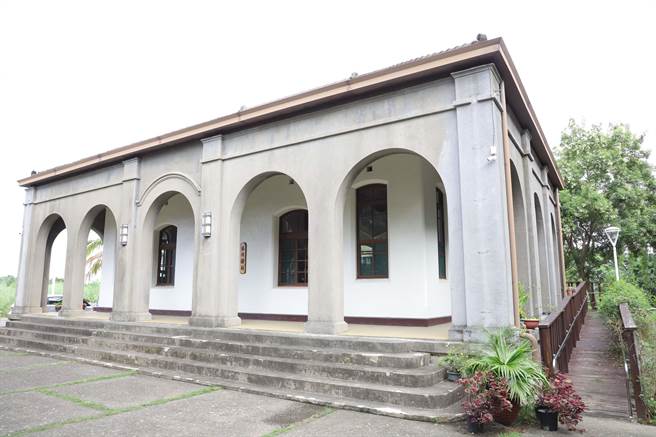 厂区内的唯一建筑物具有歷史古蹟身份，它是日据时期三菱制纸所办公厅舍。（云林县政府提供）