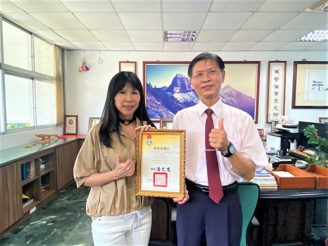 苗栗农工辅导处主任黄仪婷获选全国绩优教育人员。（李京升摄）