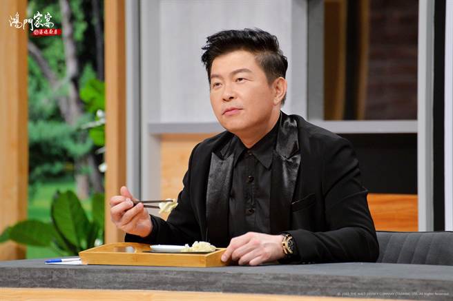 曾国城担任《鸿门家宴 婆媳厨房》客座评审。（卫视中文台提供）