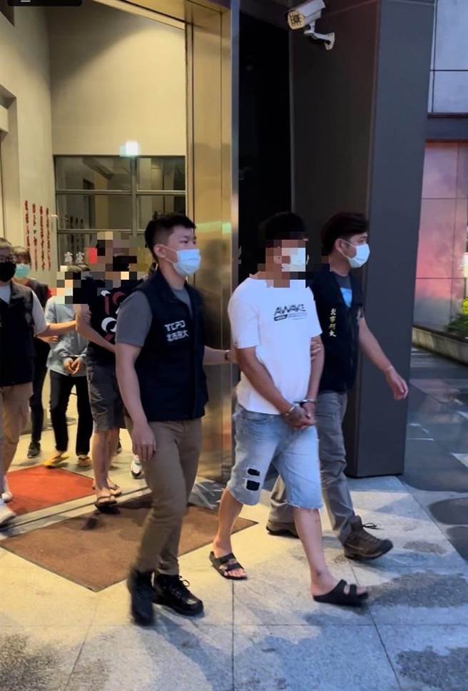 警方逮捕苏嫌等4名犯嫌。（警方提供）