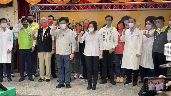 蔡英文表示，新北很多建设都准备好了，只缺一个做事的好市长。（吕健豪摄）