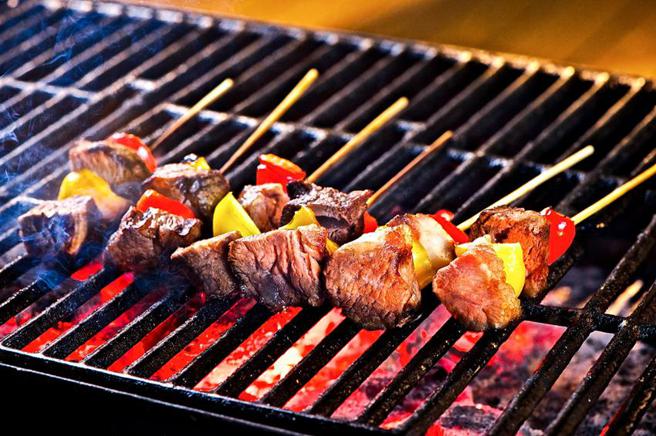 中秋当晚入住太鲁阁晶英酒店，可畅飨近20款BBQ串烧。图／太鲁阁晶英酒店