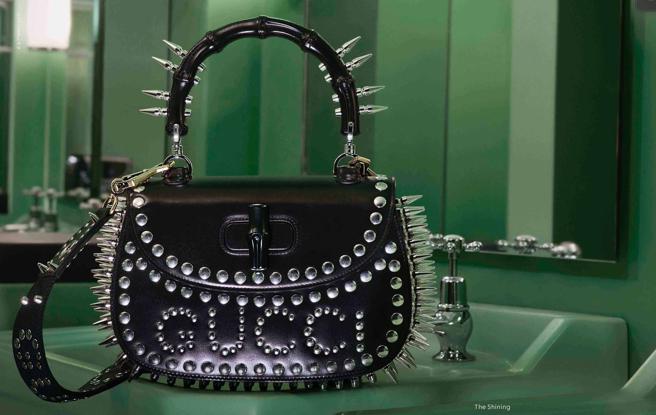Bamboo 1947黑色钉饰肩背提包，23万4500元。（ GUCCI提供）