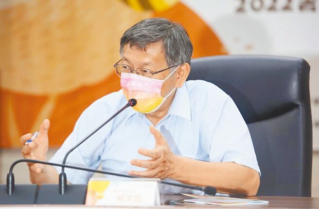 台北市长柯文哲打清廉牌，市议员吴沛忆根据市府统计指出，柯任内因贪污被起诉的公务员108人，相较前市长郝龙斌时代的102人还多，她批评这种成绩竟还敢打清廉牌。（张铠乙摄）