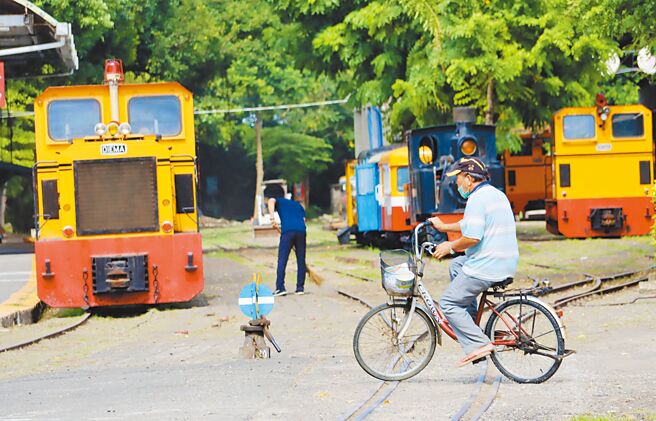 嘉义县蒜头糖厂五分车延驶至故宫南院计画，预计2024年完工通车，届时配合车厢优化，能够让乘车游客更舒适。（吕妍庭摄）