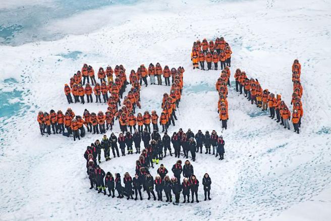 ▲旅客下船就能轻松在正北极中心点拍照打卡。　图：庞洛邮轮／提供

