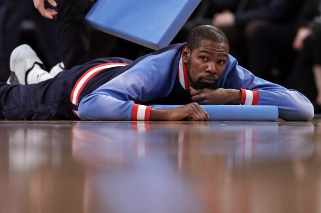 杜蘭特無論待在哪裡都很快感覺不開心了。(美聯社資料照)