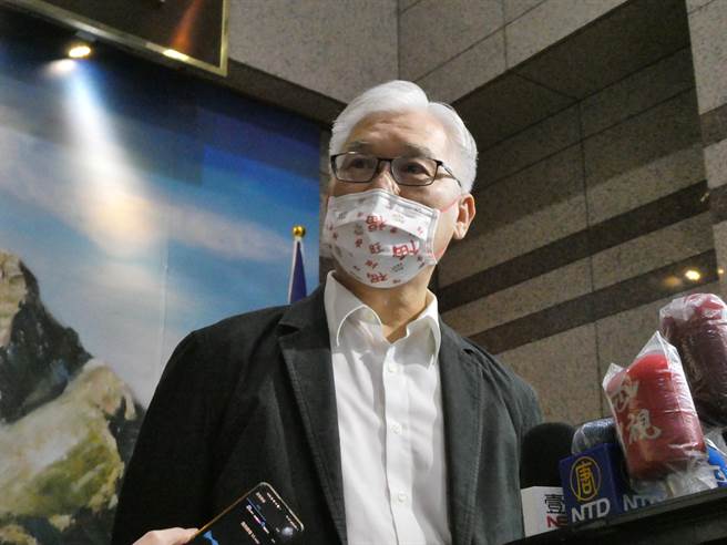 訪陸中的國民黨副主席夏立言，昨晚與國台辦副主任陳元豐餐敘。國民黨上午表示，雙方在台灣民眾柬埔寨受騙事件、ECFA早收清單、兩岸航點、小三通、農產品檢疫等事務性議題廣泛交換意見，陸方允諾將協助在柬埔寨遇困難台人。（周志豪攝）