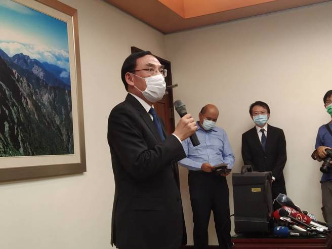 隐匿杀警犯逃狱，明德外役监典狱长拔官调离现职。(陈志贤摄)