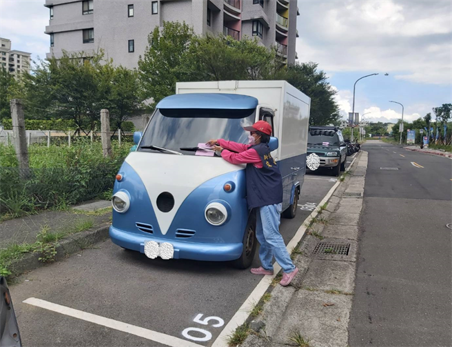 淡水區中山北路3段31巷，路邊汽車停車位將自9月1日起採收費管理。（新北市交通局提供）