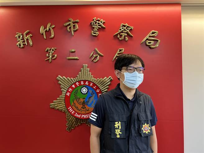 新竹市警察局第二分局侦查队长简上卜表示，经组成专案小组漏夜追查，发现是行车纠纷所引起，已于2小时内，将涉案犯嫌查缉到案。（王惠慧摄）