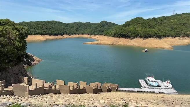基隆新山水库蓄水率跌破4成，未来10天若还是没雨，不排除限水升级。（张志康摄）