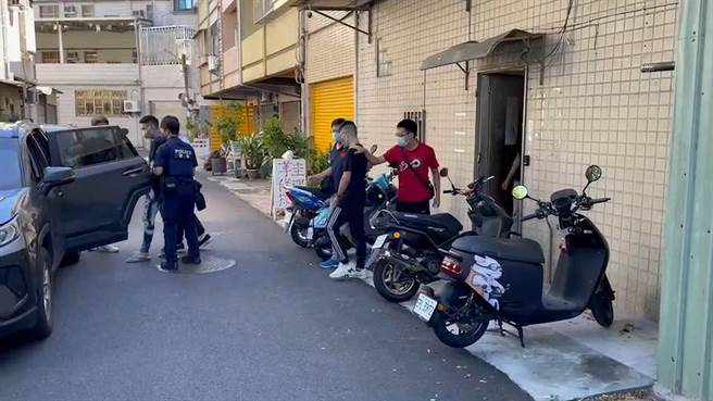 嘉义检警破获毒窟逮捕人蛇集团3嫌。（嘉义县警察局提供／廖素慧嘉义传真）