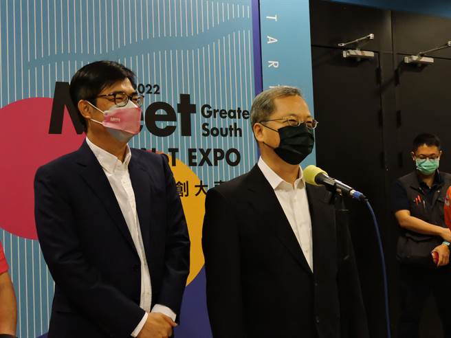 高雄市長陳其邁（左）、國發會主委龔明鑫（右）。（洪靖宜攝）